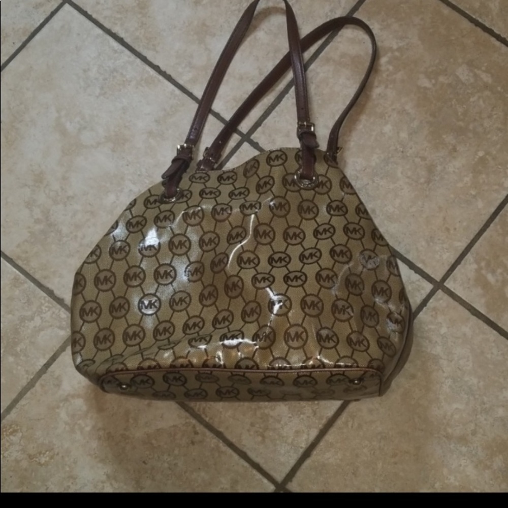 Micheal Kors Purse